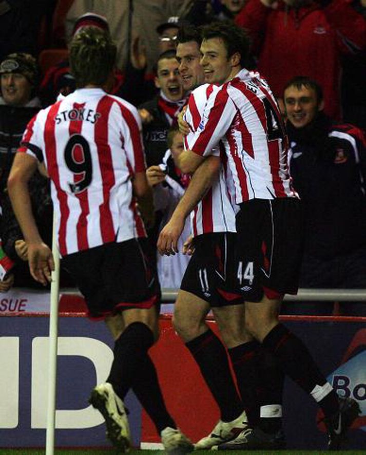 Sunderland vann mikilvægan sigur. Hér er markinu sem Daryl Murphy skoraði fagnað.