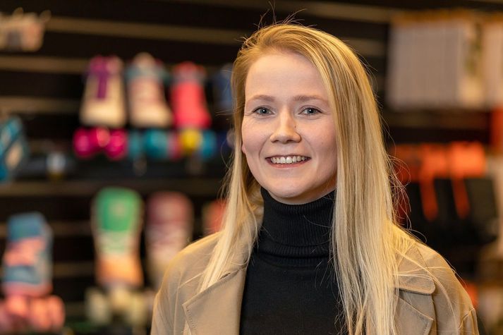 Bjargey Anna Gísladóttir, eigandi Hobby & Sport á Akureyri segir fólk greinilega komið í sumarskap. 