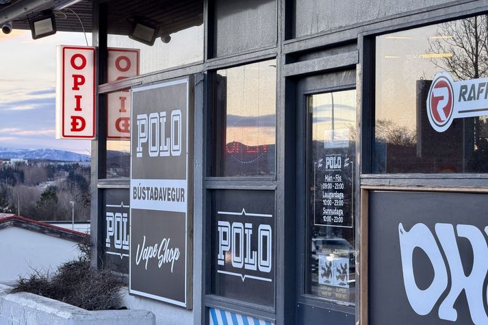 Pólóborg ehf. rekur verslanir Póló og Bláu sjoppunar.