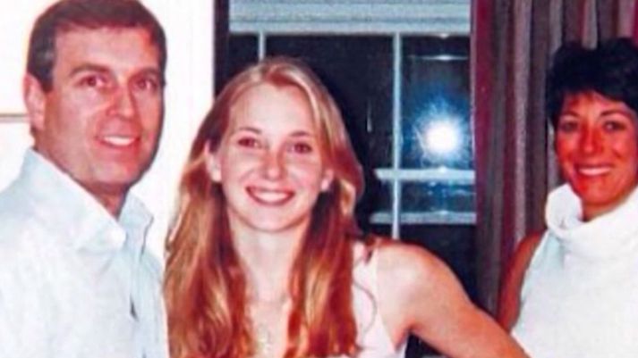 Andrés, Giuffre og Ghislaine Maxwell. Talið er að Epstein hafi tekið myndina.