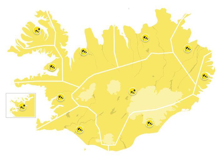 Gular viðvaranir eru í gildi á öllu landinu um tíma í kvöld.