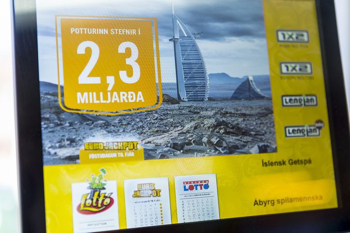 Vinningsmiðinn í Jókernum var seldur í 10-11 á Barónstíg í Reykjavík.