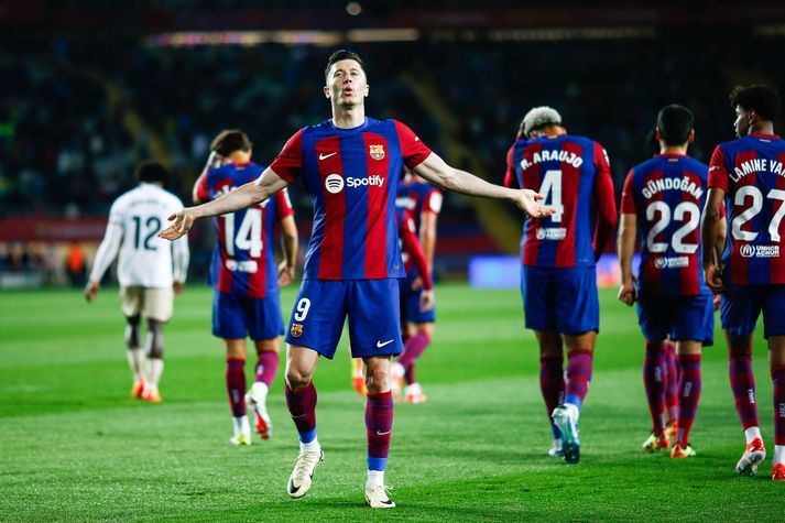 Robert Lewandowski hefur skorað 56 mörk í níutíu leikjum fyrir Barcelona.