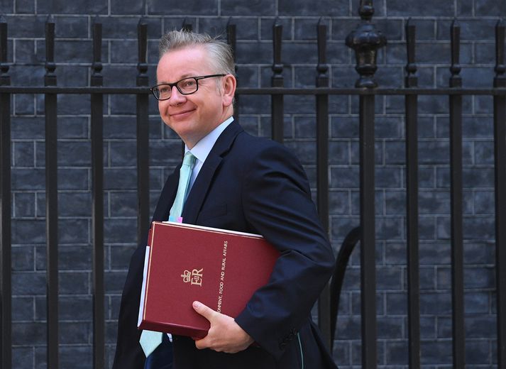 Segir Gove að með þessu sé verið að taka aftur stjórnina.