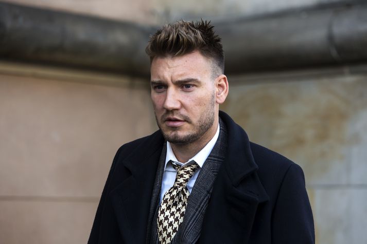 Bendtner er hann mætti fyrir dóm.