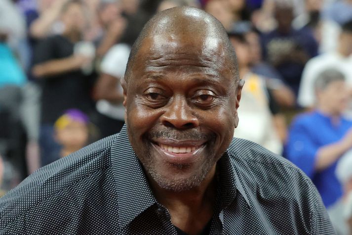 Patrick Ewing fær aftur tækifæri sem aðstoðarþjálfari í NBA-deildinni í körfubolta.