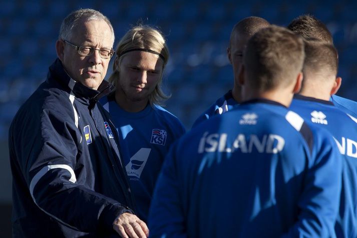 Lagerbäck og Birkir á landsliðsæfingu í gær.