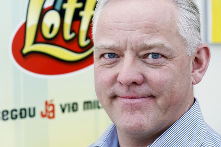 Ef Euro Jackpot verður að veruleika eiga Íslendingar möguleika á að vinna allt frá 1,7 milljörðum íslenskra króna í hverri viku upp í tæpa fimmtán milljarða. Alls eiga tíu lönd aðild að þessum risapotti og því gætu um 200 milljón spilarar verið að keppa um hinar háu fjárhæðir. Stefán Konráðsson segir nýja lottóið frábæra hugmynd.
