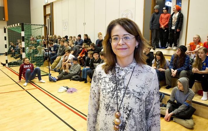 Í Ingunnarskóla. Guðlaug Erla Gunnarsdóttir skólastjóri segir það verða skoðað með opnum huga að seinka skóladeginum enn meira.