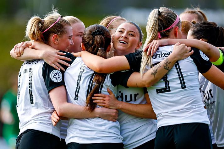 FH liðið hefur komið á óvart í sumar. Það kemur þó ekki á óvart að Arna Eiríksdóttir og Sunneva Hrönn Sigurvinsdóttir.