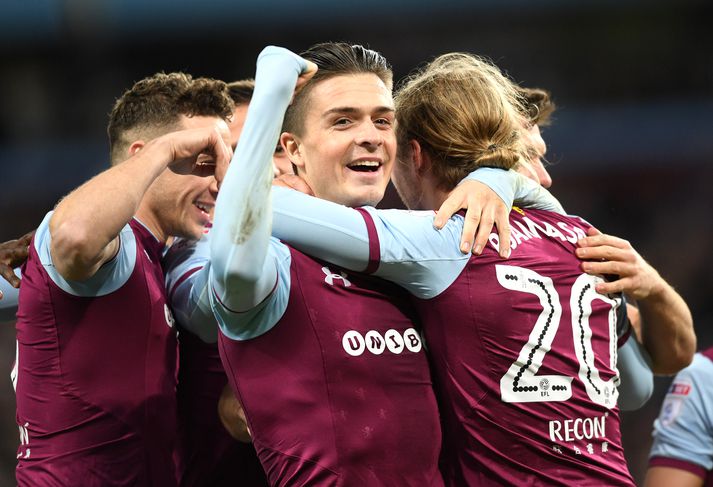 Grealish fagnar marki ásamt Birki á síðasta tímabili.