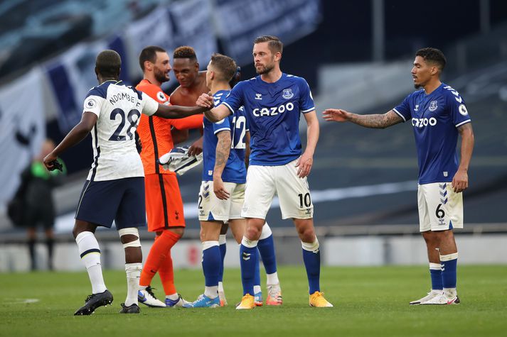 Gylfi Þór kom inn af bekknum gegn Tottenham Hotspur í fyrstu umferð ensku úrvalsdeildarinnar.