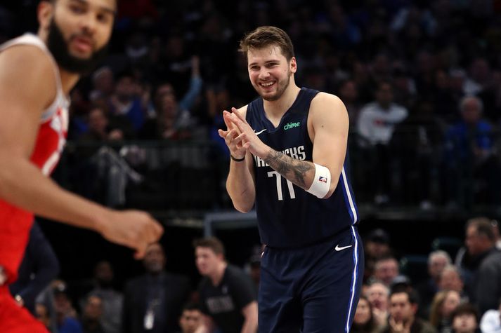 Luka Doncic var frábær í leiknum en þjálfari Sacramento þótti hann fá fullmikið hjá dómurum leiksins.