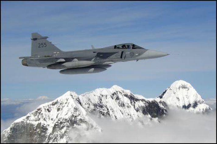 Sænsk Gripen orrustuþota.