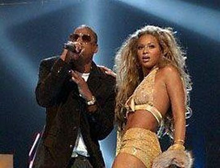 Í frí saman
Beyonce og Jay-Z langar að fara í tveggja ára frí frá sviðsljósinu og einbeita sér alfarið að hvort öðru.