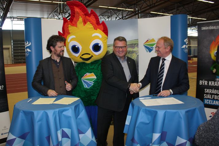 Lárus L. Blöndal, Dagur B. Eggertsson og Illugi Gunnarsson undirrituðu í dag samstarfssamninga vegna Smáþjóðaleika 2015.