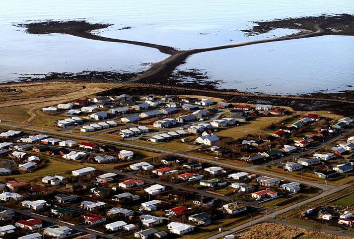 Bæjarstjórnin ætlar að hækka leikskólagjöld um fimmtán prósent og leggja niður tómstundastyrki.
 fréttablaðið/gva