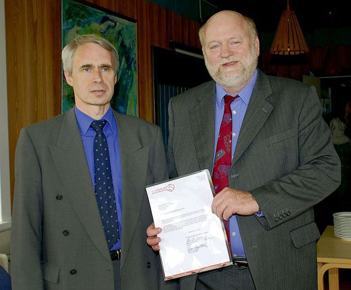 Þórólfur Gíslason, formaður stjórnar Samvinnu-trygginga, og Ágúst Einarsson, rektor Háskólans á Bifröst.