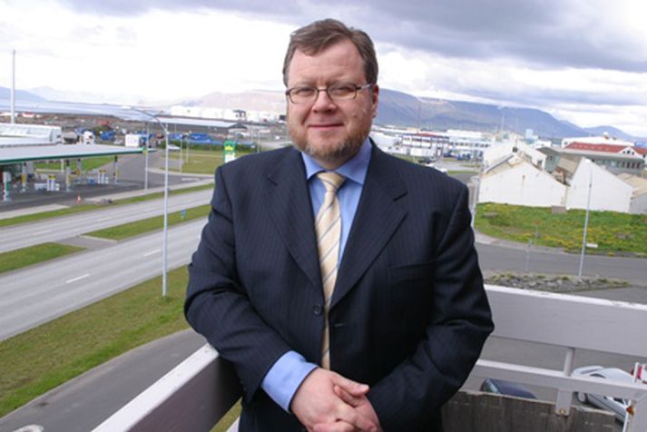 Össur segist sammála Bjarna Benediktssyni um að flokkar Samfylkingar og Sjálfstæðis ættu ekki að mynda stjórn eftir kosningar.