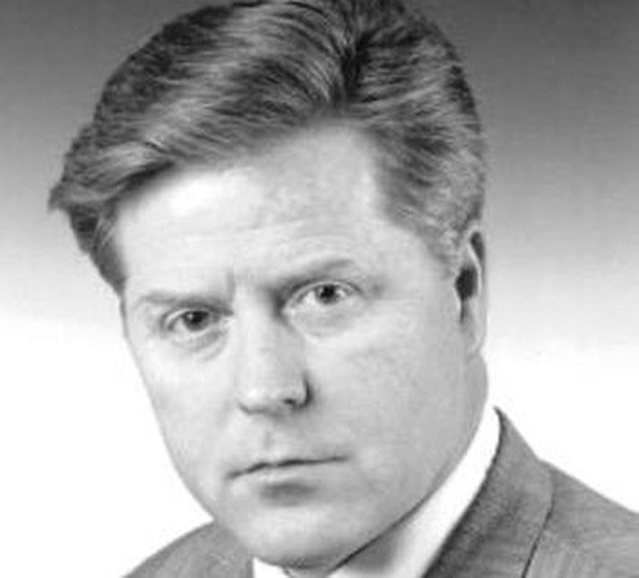 Jón Sigurðsson, fyrrverandi ráðherra og forstjóri Norræna fjárfestingarbankans, var formaður nefndarinnar.