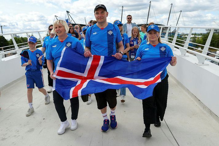 Forseti Íslands var á meðal stuðningsmanna á EM, líkt og Vanda Sigurgeirsdóttir formaður KSÍ, en er núna mættur til Svíþjóðar að sjá aðeins yngra knattspyrnufólk keppa á Gothia Cup.