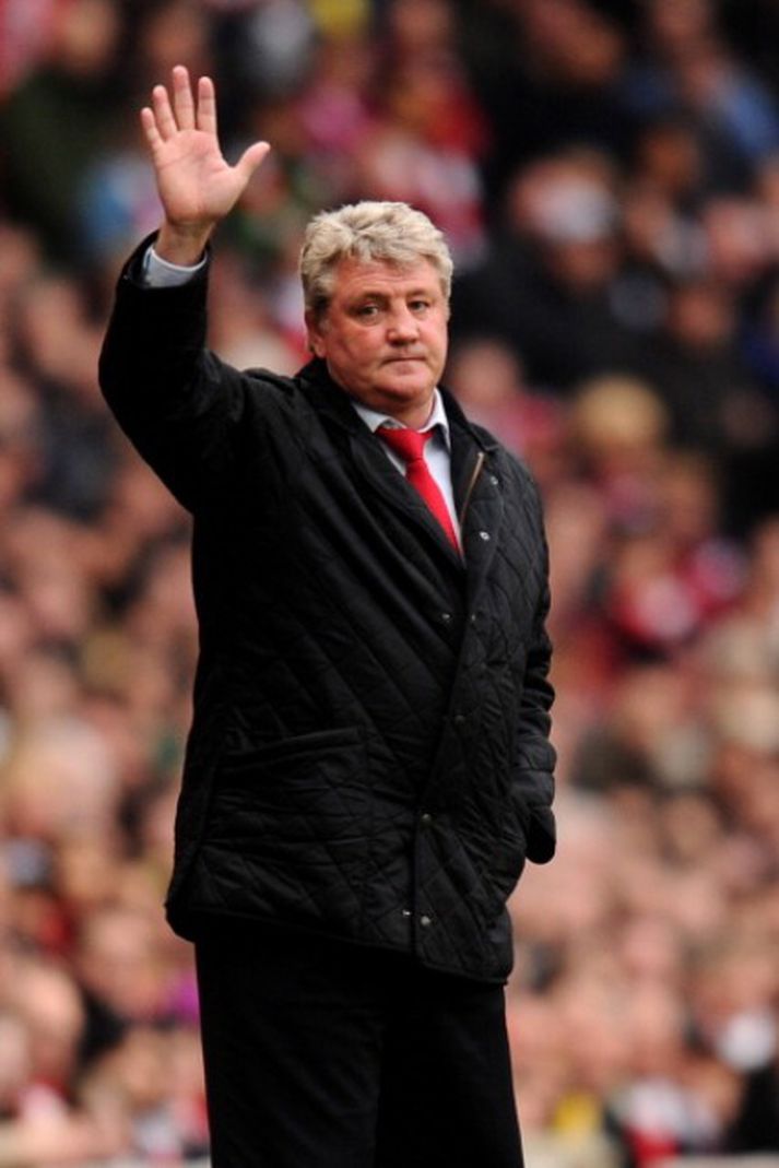 Steve Bruce er farinn að hafa áhyggjur. Mynd/Getty