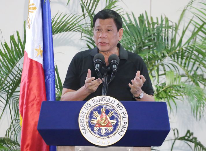 Rodrigo Duterte, forseti Filippseyja, heldur áfram að vekja furðu með ummælum sínum.