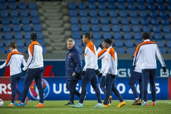 Hiddink á æfingu með hollenska landsliðinu.