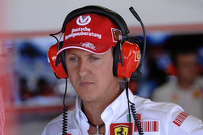 Michale Schumacher er súr að geta ekki keppt í stað Felipe Massa í Valencia um aðra helgi.