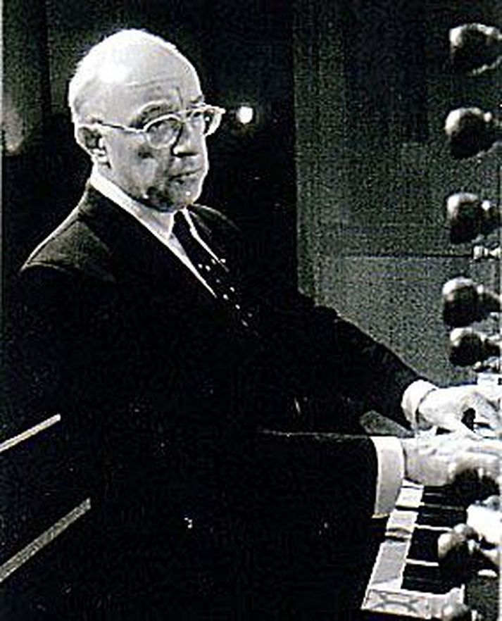 Michael Radulescu Orgelleikari, stjórnandi og tónsmiður.