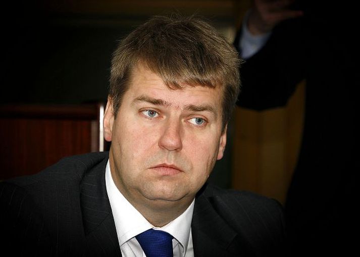 Magnús Bjarnason, sem er fram­kvæmdastjóri Alþjóðasviðs Glitnis, fór yfir herfræði bankans í alþjóðavæðingu á morgunverðarfundi Viðskiptafræðistofnunar Háskólans á Hótel Sögu í gær. Þar fjallaði Þórhallur Guðlaugsson lektor einnig almennt um syllumarkaðssetningu. 