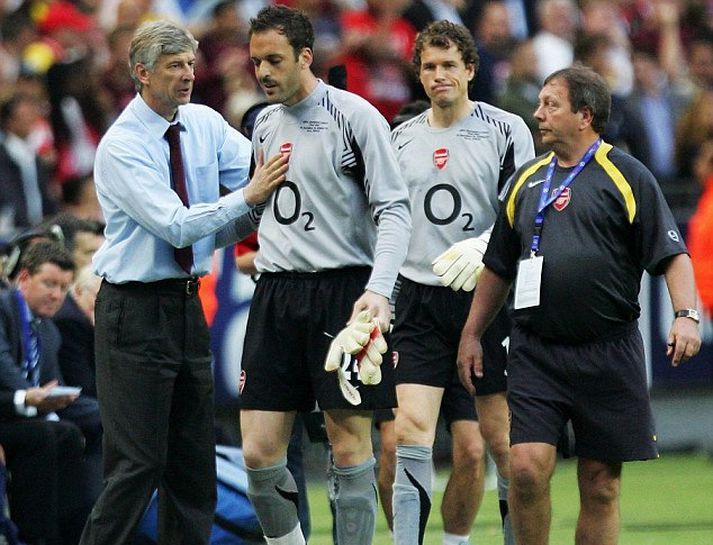 Arsene Wenger þarf að hafa alla góða hjá Arsenal en Manuel Almunia og Jens Lehman verða valkostir hans í næstu leikjum.