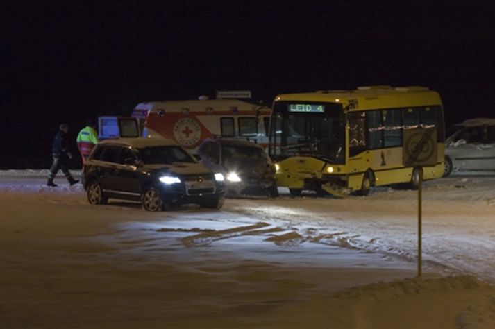Fólksbíllinn er gerónýtur. 