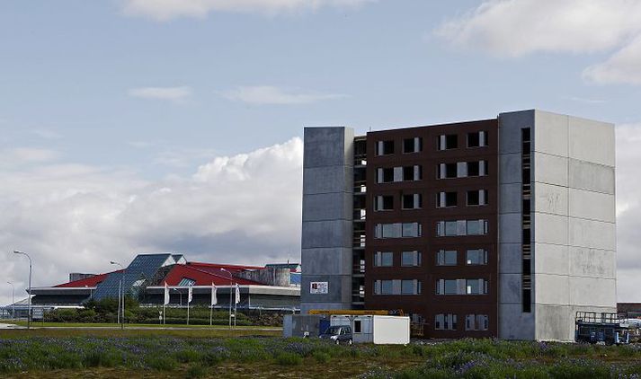 hótelið Hótelbyggingin er komin vel á veg eins og sjá má á myndinni. 
fréttablaðið/vilhelm