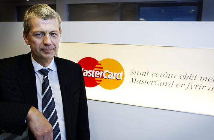 Haukur segir gaman að taka við nýju starfi af Ragnari Önundarsyni, en þeirra kynni hófust þegar Ragnar réði Hauk til starfa í Iðnaðarbankanum árið 1984.