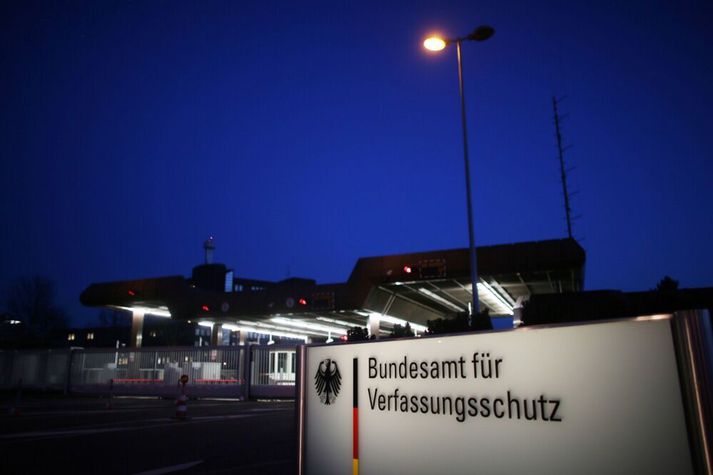Höfuðstöðvar þýsku innanríkisleyniþjónustunnar í Köln. Hún hefur rannsakað vopnafund fyrir utan Berlín frá því í fyrra.