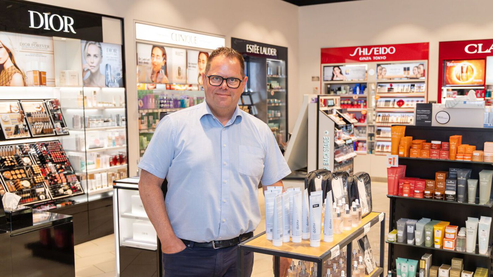 Varar við snyrtivörum á „gráum markaði“