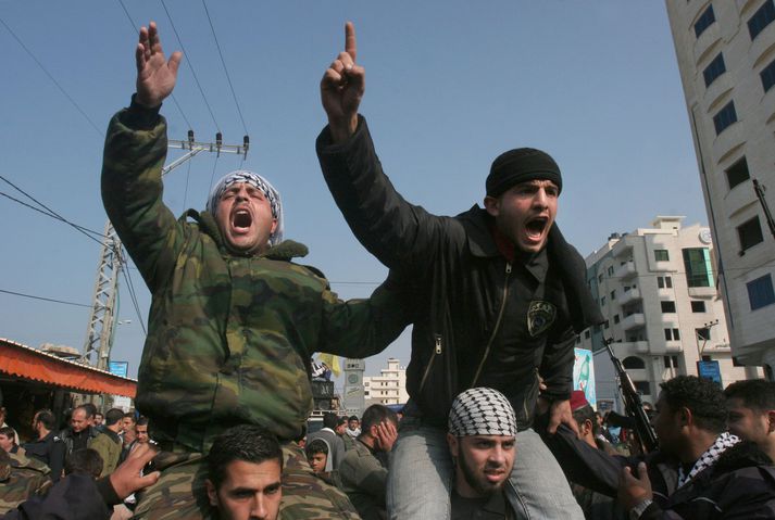 Fatah-liðar mótmæltu í gær morðum á þremur sonum háttsetts manns í fréttablaðsamtökunum.