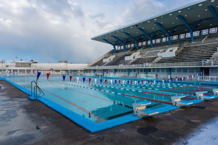 Frá og með 1. ágúst verður frítt í sund í Reykjavík fyrir börn á grunnskólaaldri og frá 4. ágúst byrjar tilraunaverkefni með miðnæturopnanir í Laugardalslaug á fimmtudagskvöldum.