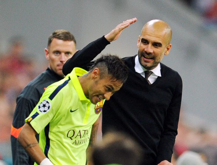 Guardiola gantast í Neymar í leik Barcelona og Bayern í Meistaradeildinni.