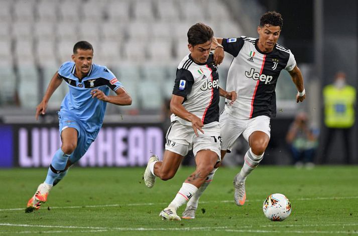 Paulo Dybala og Cristiano Ronaldo í leik með Juventus á móti Lazio á tímabilinu.
