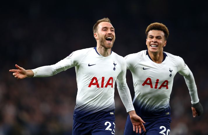 Eriksen fagnar ásamt Dele Alli í kvöld.