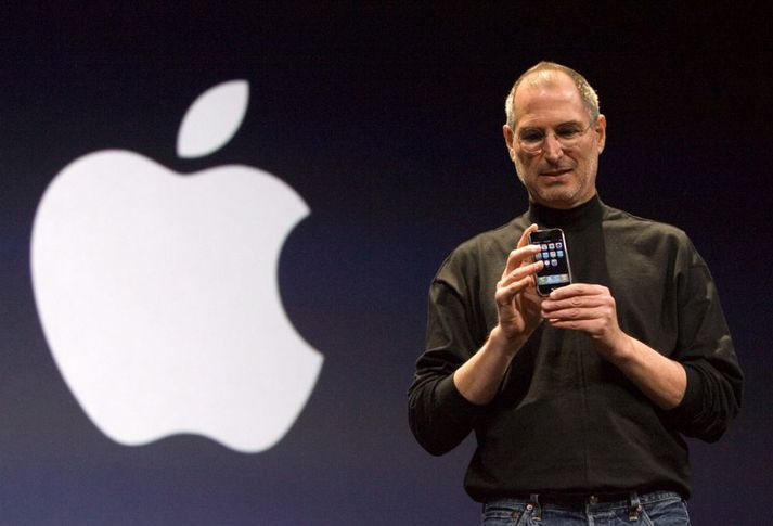 Steve Jobs, stofnandi og fyrrum forstjóri Apple, á kynningunni fyrir fyrsta iPhone símann.