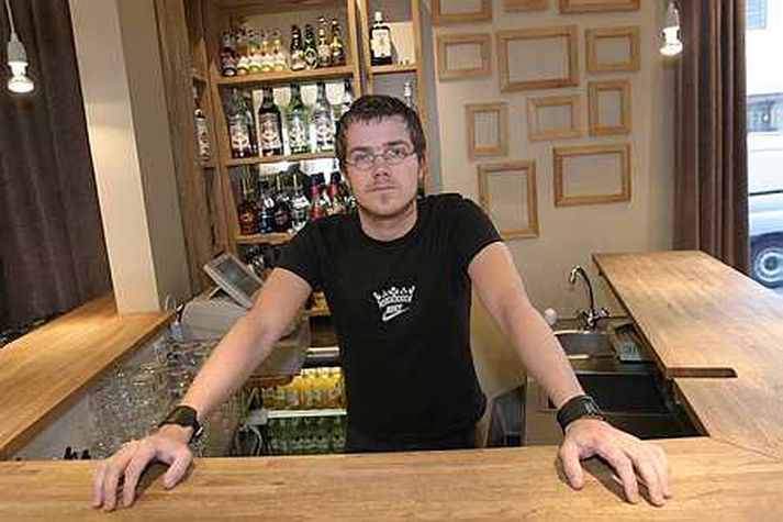 Arnar er nokkrum raðhúsum ríkari