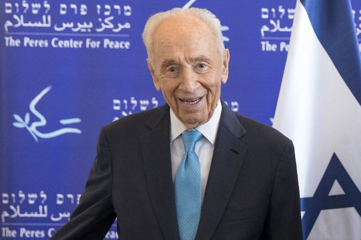 Shimon Peres lést í nótt, 93 ára að aldri.