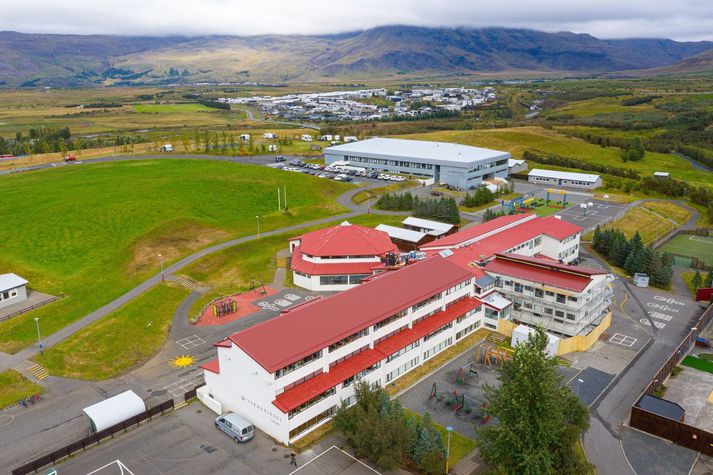 Tjaldsvæðið hefur á undanförnum árum fyrst og síðast verið nýtt af húsbílaeigendum á sumrin og fram í september. Tjaldsvæðið er að finna fyrir aftan gráu skólabygginguna. 