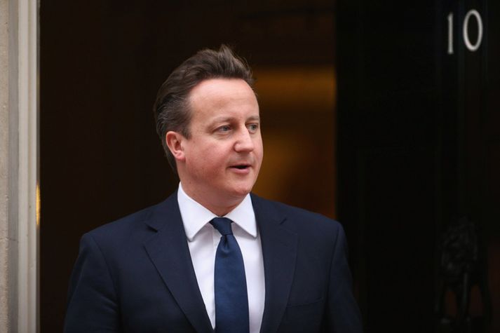 David Cameron fyrir utan Downing-stræti 10.