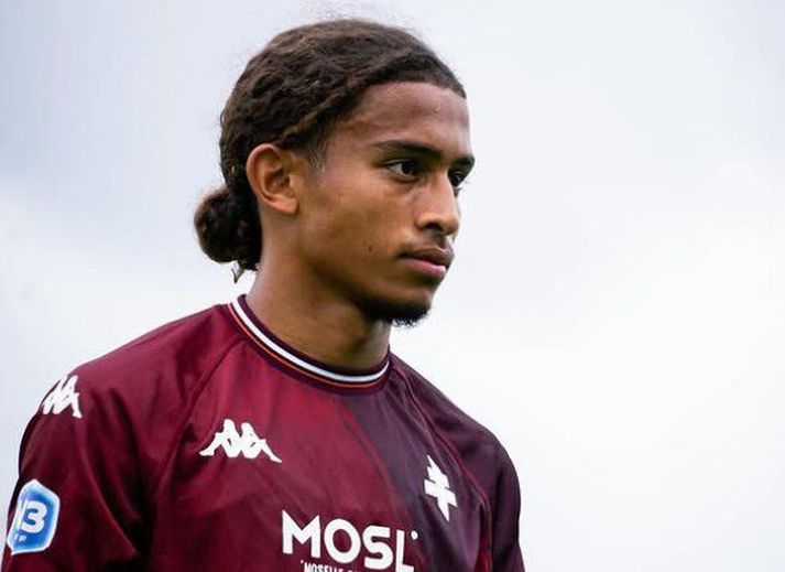 Tahirys Dos Santos er leikmaður í unglingaliði Metz.