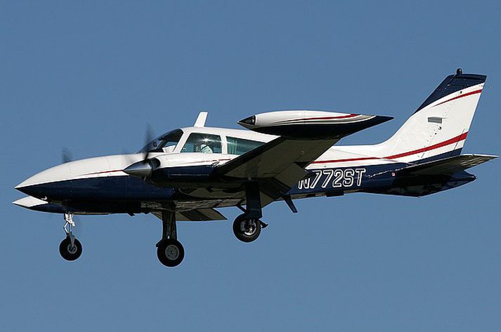 Cessna 310. Tekið skal fram að flugvélin á myndinni er ekki sú sem saknað er.