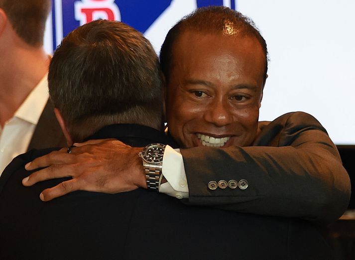 Tiger Woods hélt stutta tölu en svaraði engum spurningum.
